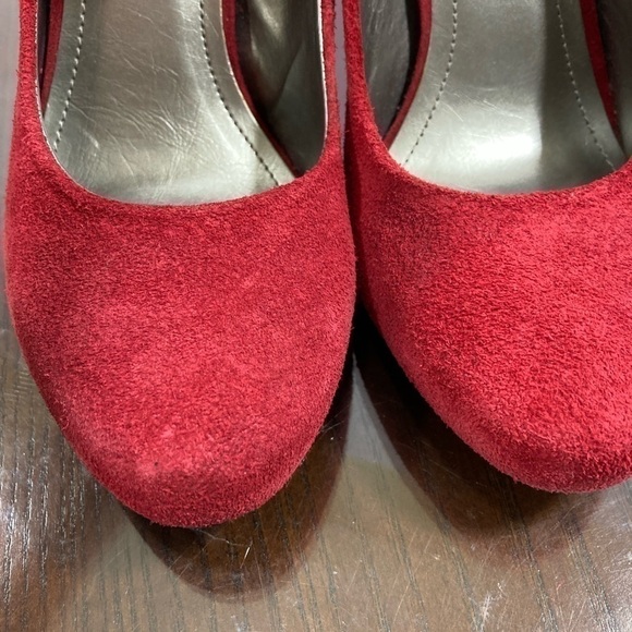 BCBGeneration Red Suede Leather round toe block heel pumps in size 7!new - Picture 6 of 17